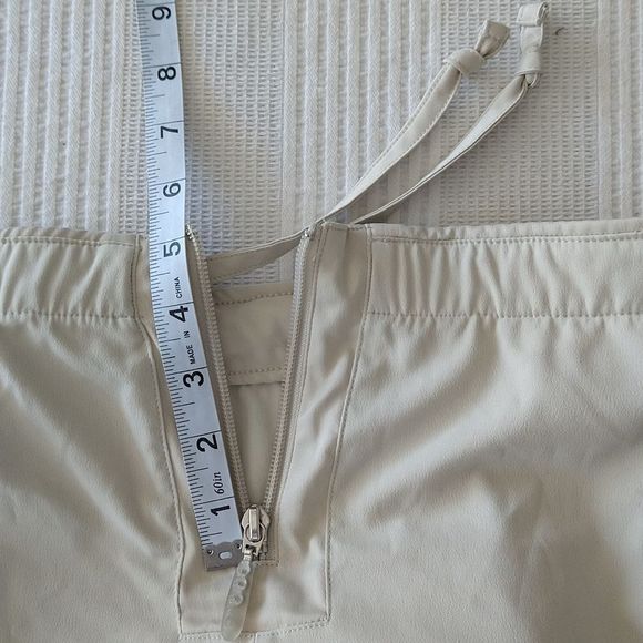 Nike Dry Fit Cream Cropped Drawstring Bottom Pants - Picture 13 of 16